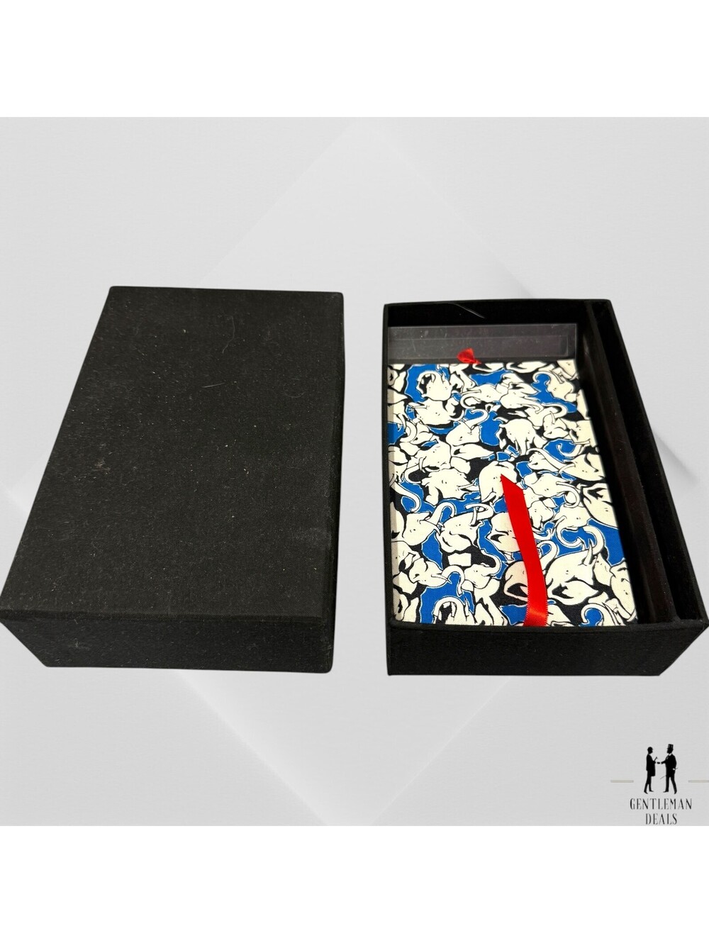 Carolina Herrera The Life Style Booklet White Solid Papers